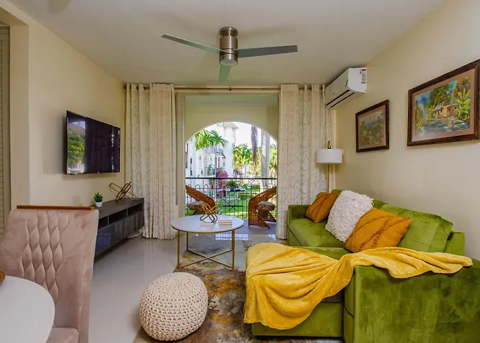 Heart Of Ocho Rios-free Acess-king Bed-pool-free Parking-gated Complex-free Wifi 150mbps