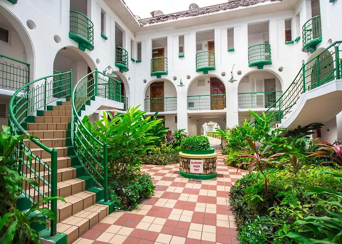 Heart Of Ocho Rios-free Acess-king Bed-pool-free Parking-gated Complex-free Wifi 150mbps *